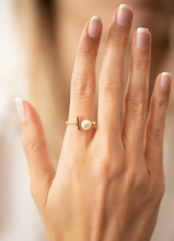 Load image into Gallery viewer, Minimalist Pearl Ring, 925K Silver Nature Ring, Minimalist Ring for Birthday Gift for Mum Gift for Her Best Friend Gift Floral Rings