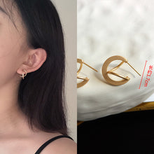 Load image into Gallery viewer, Geometric Matte Gold earrings