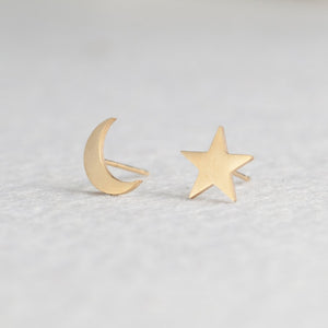 Simple & Classy Stud Earrings