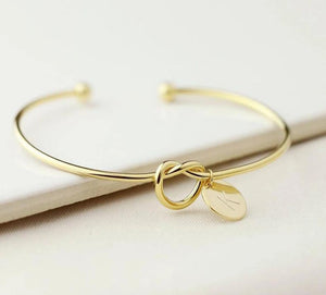 Simple Initial Knot Bracelet